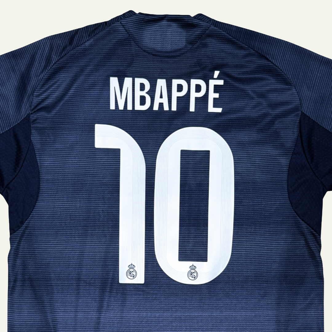 Real Madrid 2025/26 Visitante Versión Jugador