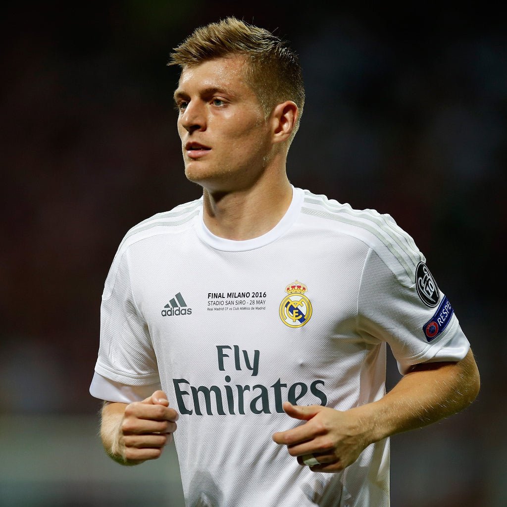Real Madrid 2015/16 Local - Fifas Club