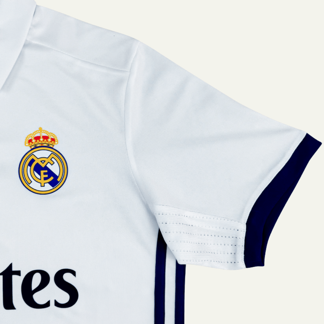 Real Madrid 2016/17 Local - Fifas Club