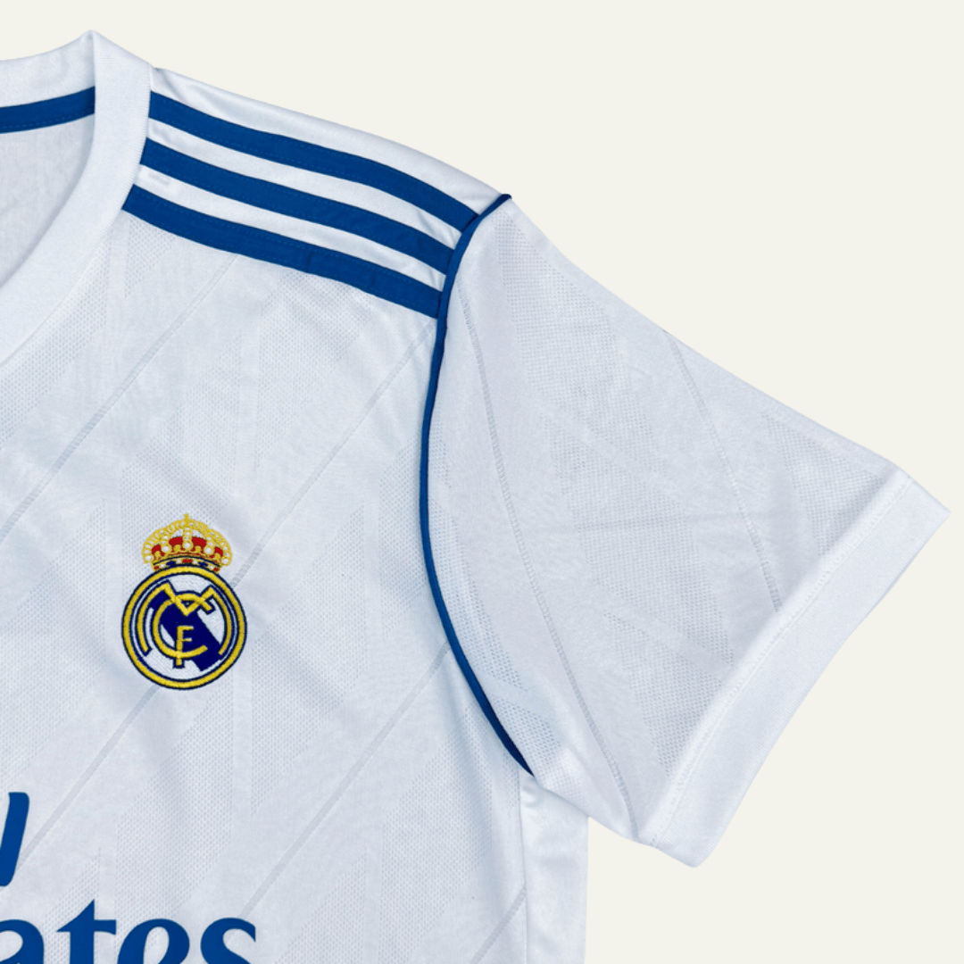 Real Madrid 2017/18 Local - Fifas Club