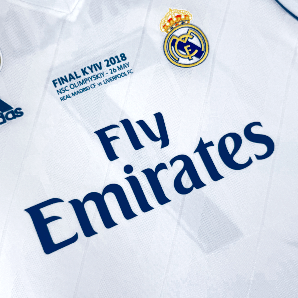 Real Madrid 2017/18 Local - Fifas Club