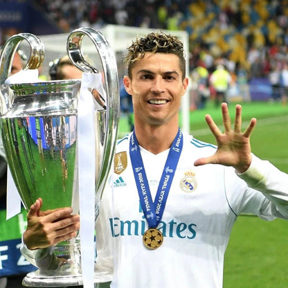 Real Madrid 2017/18 Local - Fifas Club